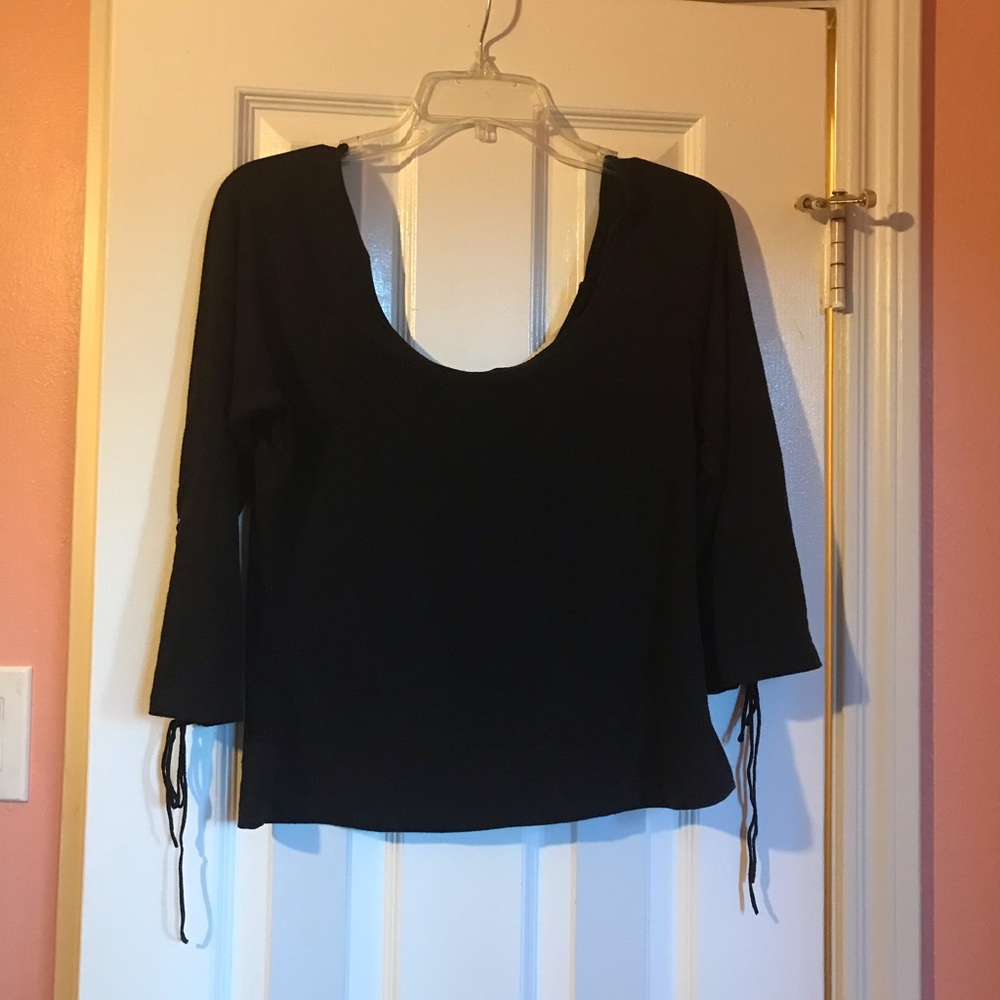 Vol. 1 shoulder/ off the shoulder top